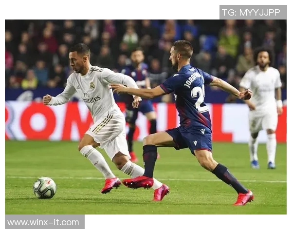 顶级足球球星技艺解析与实战技巧教学全面指南